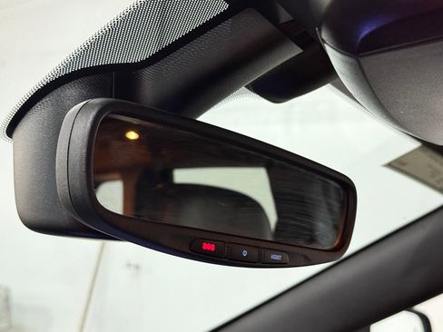 Used 2020 Jeep Grand Cherokee Limited w/ Luxury Group II image 18