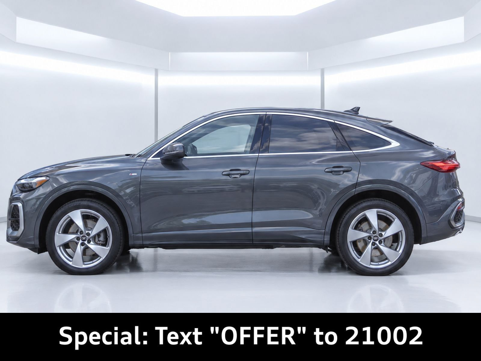 Certified 2025 Audi Q5 Prestige AWD/4WD image 2