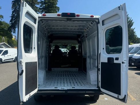 Used 2023 RAM ProMaster 2500 FWD image 10