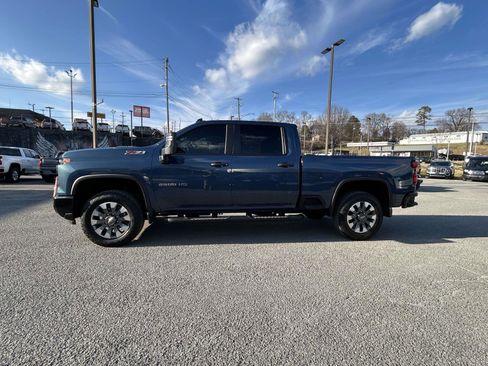 Used 2025 Chevrolet Silverado 2500 Custom w/ Custom Value Package image 6
