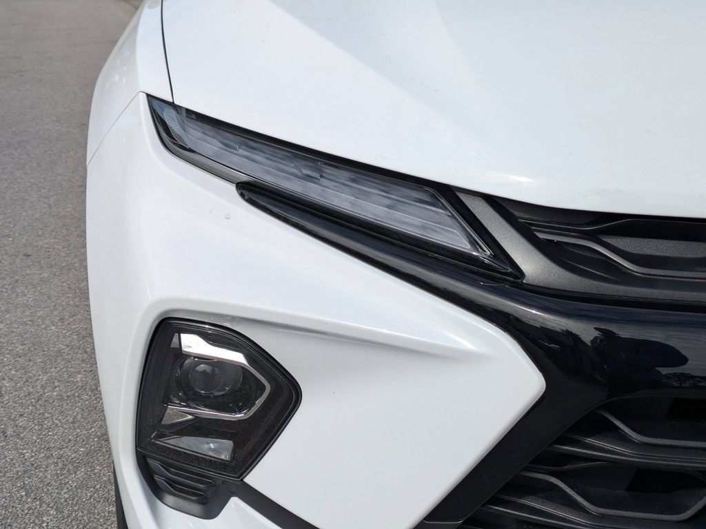 New 2025 Chevrolet Blazer LT w/ Midnight/Sport Edition FWD image 11