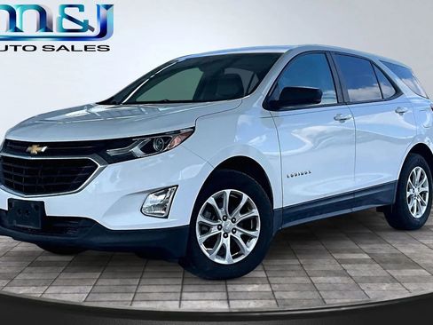 Used 2020 Chevrolet Equinox LS image 1