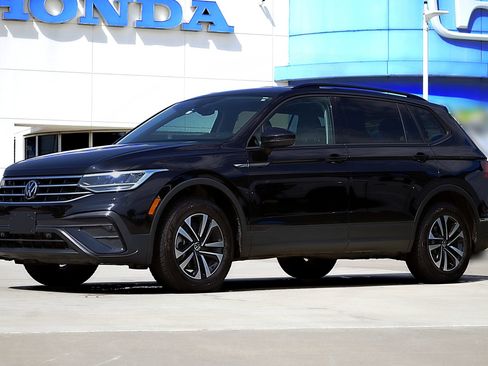 Used 2024 Volkswagen Tiguan S AWD/4WD image 1