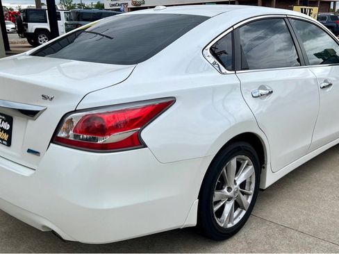 Used 2014 Nissan Altima 2.5 SV w/ Convenience Package FWD image 7