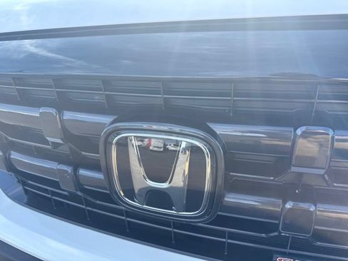 Used 2025 Honda Ridgeline Sport image 9