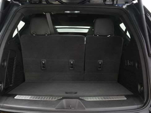 Used 2025 GMC Yukon Denali w/ Sun & Power Step Package AWD/4WD image 9