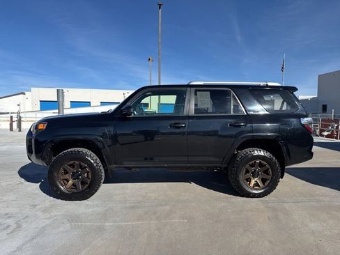 Used 2017 Toyota 4Runner SR5 image 5