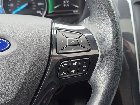 Used 2017 Ford Explorer XLT w/ Equipment Group 202A AWD/4WD image 29