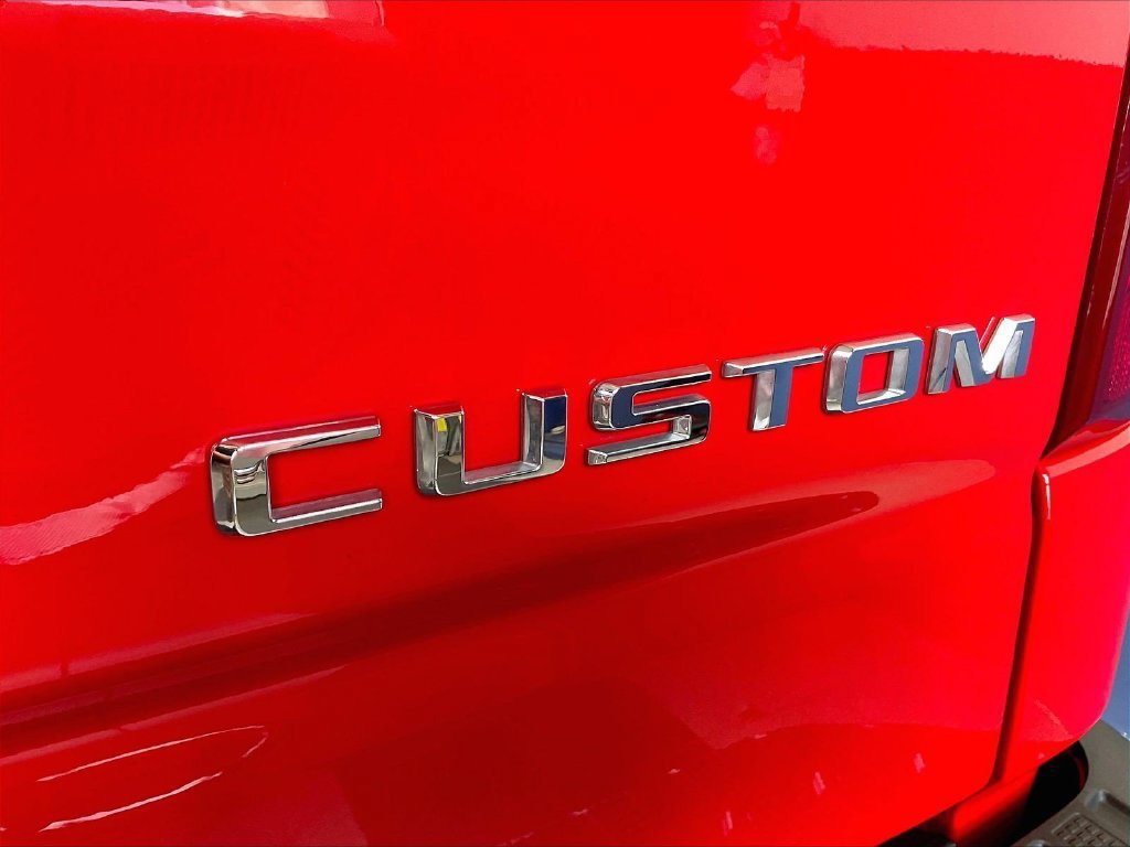 Used 2023 Chevrolet Silverado 1500 Custom AWD/4WD image 28