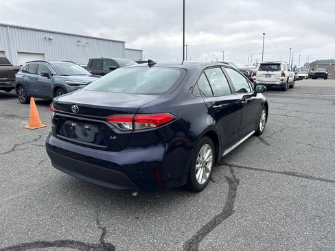 Used 2024 Toyota Corolla LE w/ LE Convenience Package FWD image 5