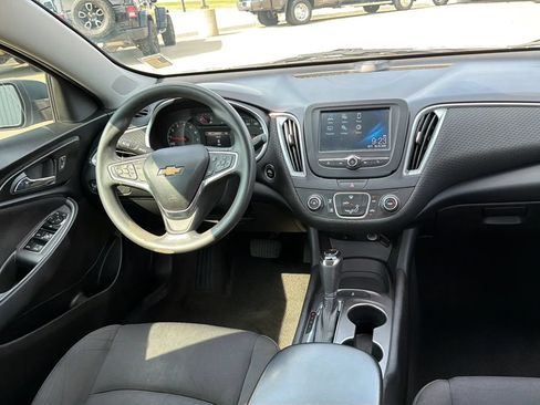Used 2018 Chevrolet Malibu LS FWD image 57