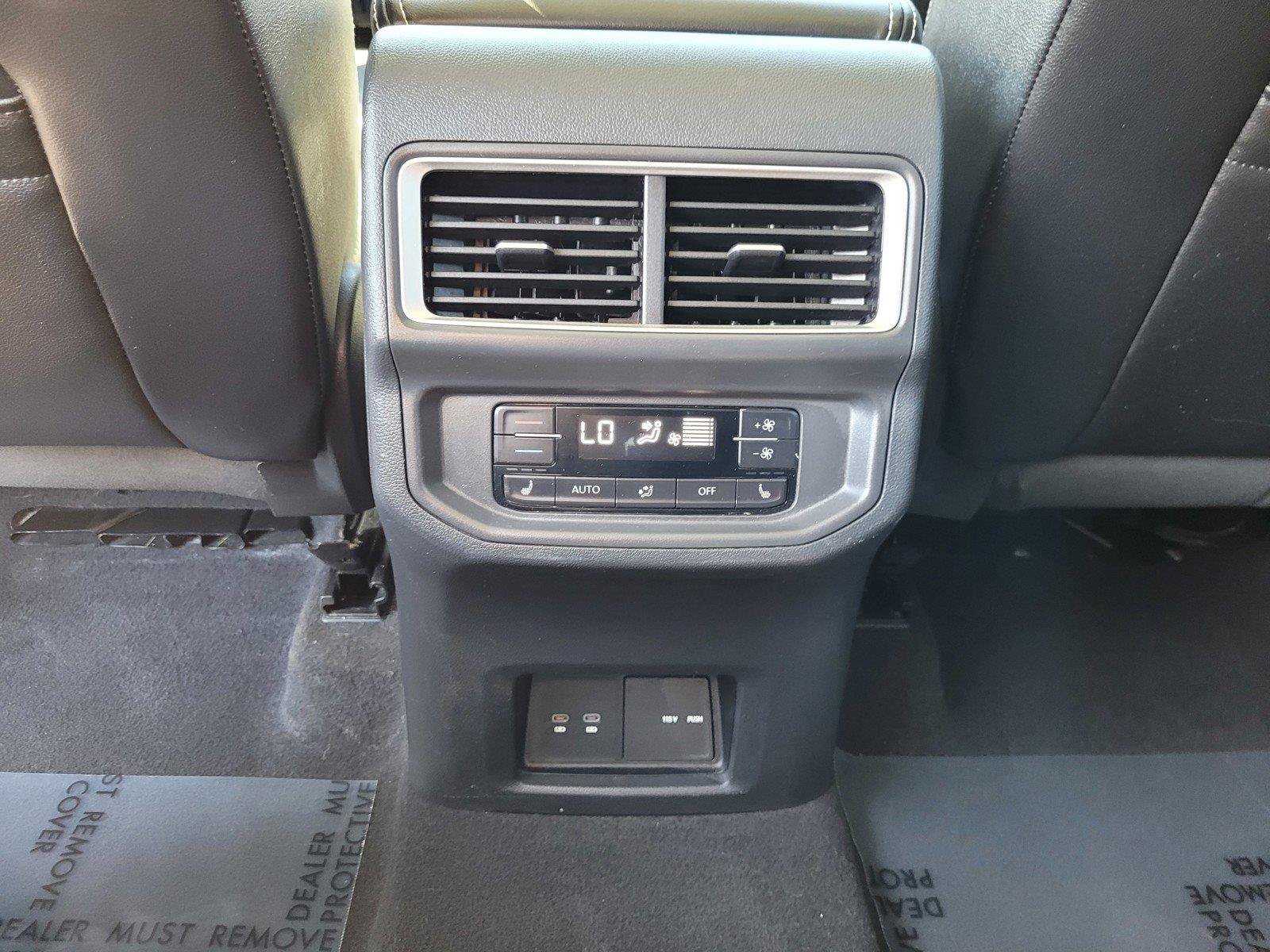 Certified 2024 Volkswagen Atlas SEL AWD/4WD image 17