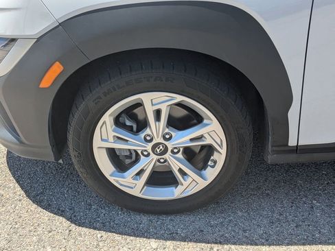 Used 2023 Hyundai Kona SEL AWD/4WD image 9