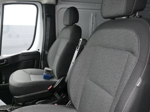 Used 2024 RAM ProMaster 2500 w/ Convenience Group FWD image 11