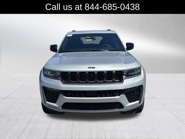 New 2026 Jeep Grand Cherokee Limited AWD/4WD image 2
