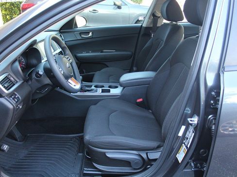 Used 2020 Kia Optima LX FWD image 17