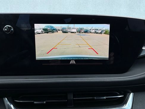 Used 2025 Buick Envista Preferred image 31