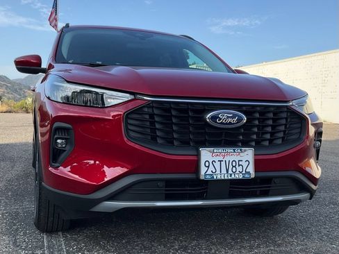Used 2024 Ford Escape SE FWD image 47