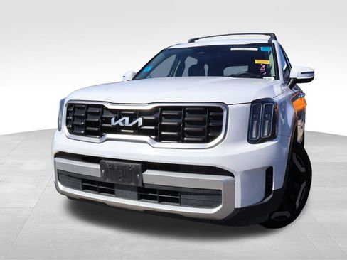 Used 2025 Kia Telluride S AWD/4WD image 2