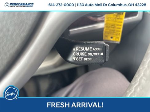 Used 2010 Chrysler Town & Country Touring FWD image 20