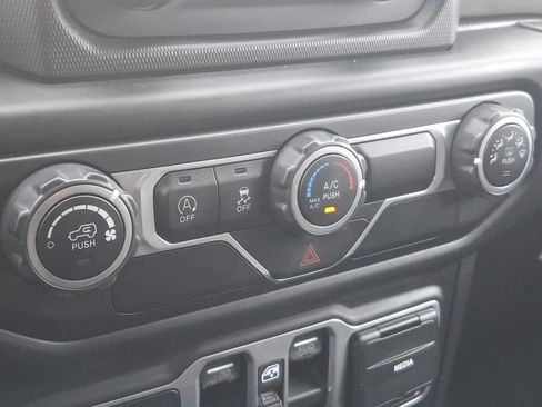 Used 2018 Jeep Wrangler Unlimited Sport S image 25