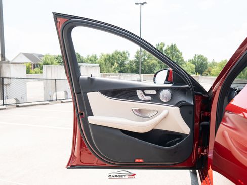 Used 2019 Mercedes-Benz E 300 image 42
