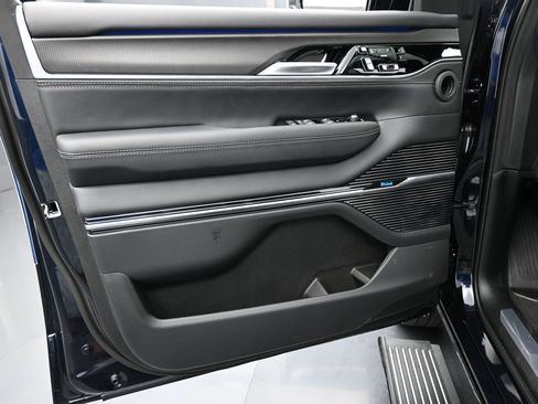 Used 2024 Jeep Grand Wagoneer L Series II w/ Quick Order Packagew 28T image 11