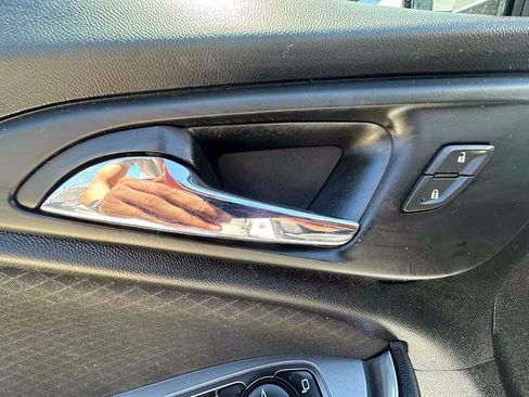 Used 2021 Chevrolet Malibu LT FWD image 26