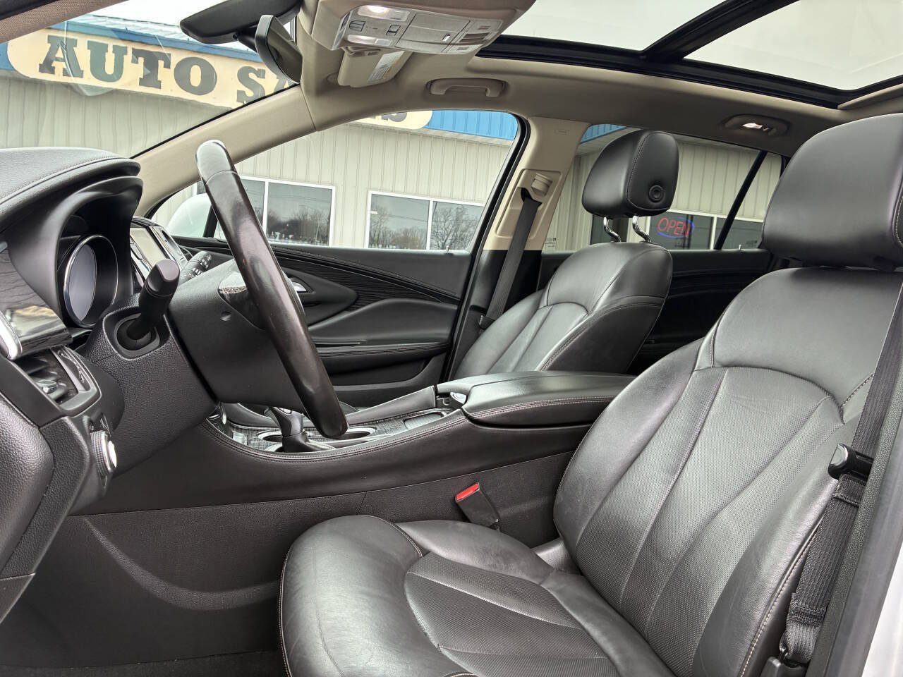 Used 2017 Buick Envision Essence AWD/4WD image 4