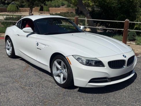 Used 2012 BMW Z4 sDrive28i image 2