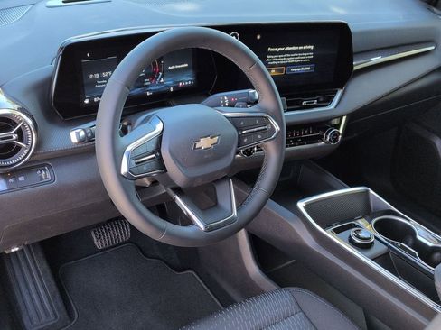 New 2026 Chevrolet Equinox LT image 9