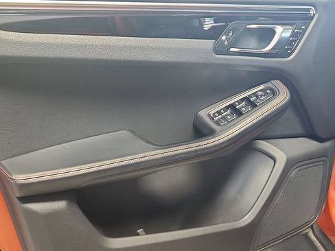 Used 2023 Porsche Macan AWD/4WD image 13