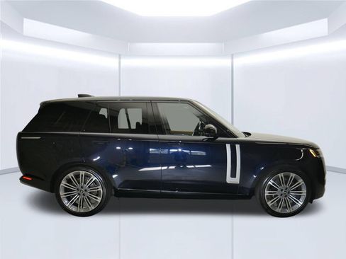 Used 2025 Land Rover Range Rover Autobiography AWD/4WD image 9