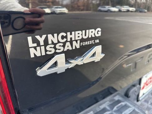 Used 2022 Toyota Tacoma 4x4 Double Cab image 9