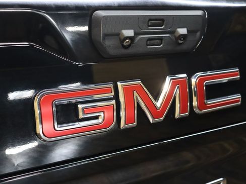 Used 2022 GMC Sierra 2500 AT4 image 29