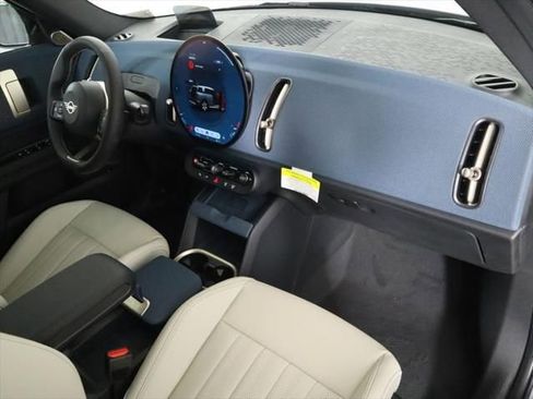 New 2025 MINI Cooper Countryman SE w/ Comfort Package Max image 16