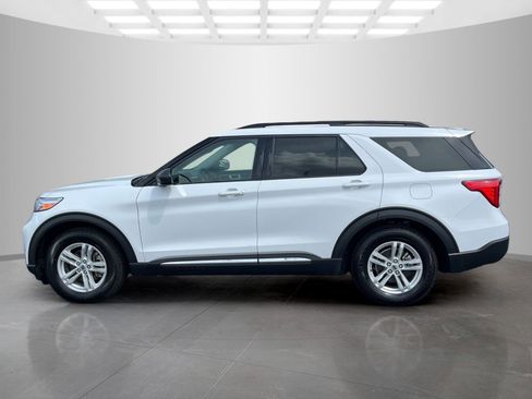 Used 2024 Ford Explorer XLT w/ Equipment Group 202A RWD image 7
