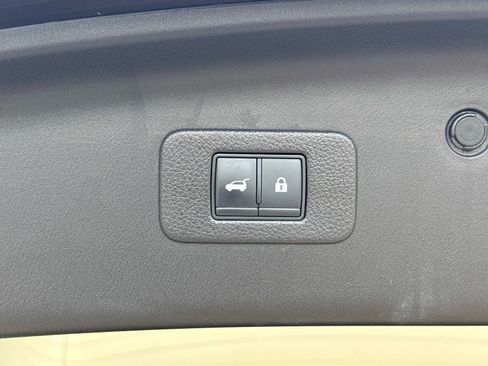 Used 2022 Nissan Armada SL AWD/4WD image 13