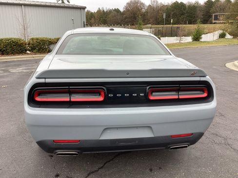 Used 2021 Dodge Challenger SXT image 3