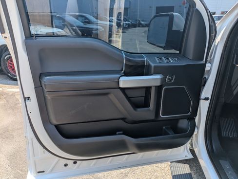 Used 2019 Ford F150 Platinum w/ Equipment Group 701A Luxury AWD/4WD image 14