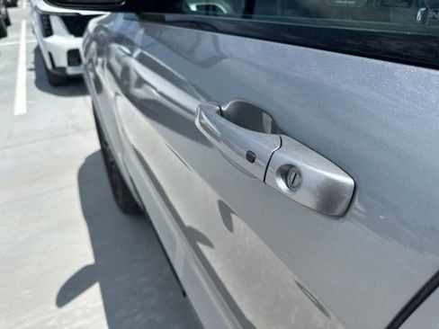 Used 2020 Jeep Grand Cherokee Altitude RWD image 3