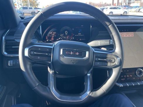 Used 2025 GMC Acadia Elevation AWD/4WD image 15