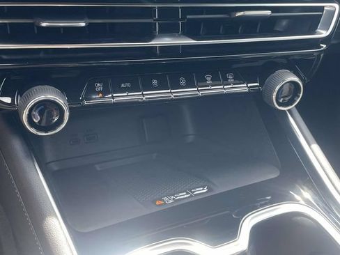 New 2026 Chevrolet Traverse LT FWD image 14