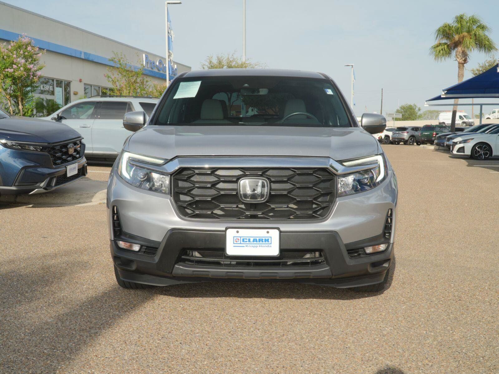 Used 2023 Honda Passport EX-L image 2