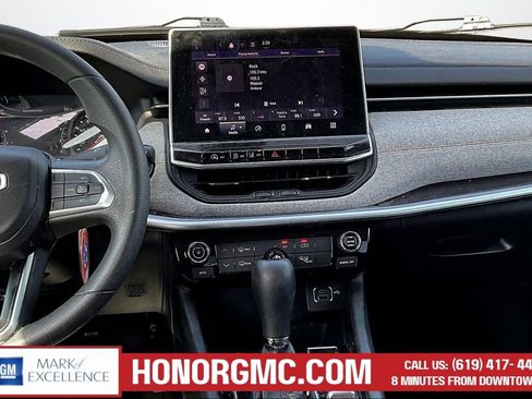 Used 2022 Jeep Compass Sport AWD/4WD image 9