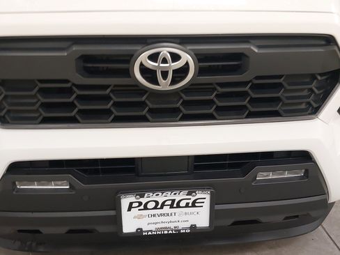 Used 2024 Toyota Tacoma TRD Sport w/ TRD Sport Upgrade Package image 31