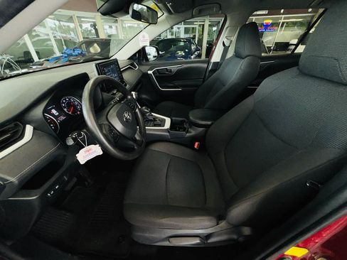 Used 2022 Toyota RAV4 LE AWD/4WD image 29