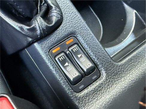 Used 2017 Subaru Crosstrek 2.0i Premium AWD/4WD image 17