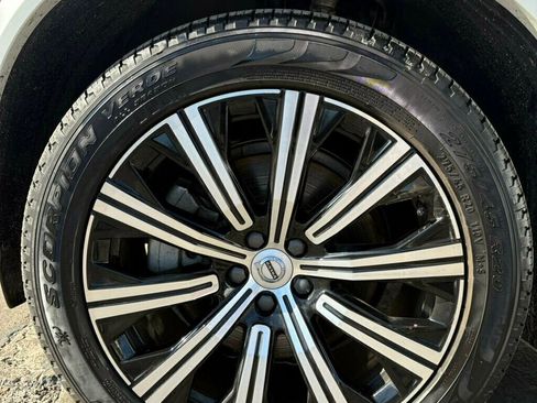 Used 2024 Volvo XC90 B5 Core w/ Protection Package Premier image 32