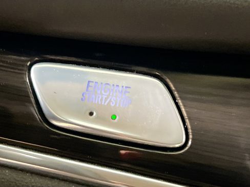 Used 2018 Buick Enclave Essence FWD image 24